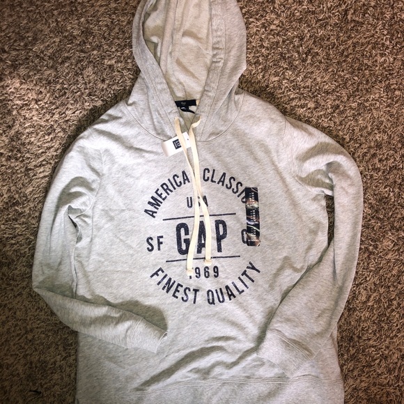GAP Tops - Gap Sweatshirt 🆕